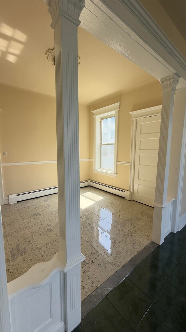 Building Photo - 628 Palisade Ave