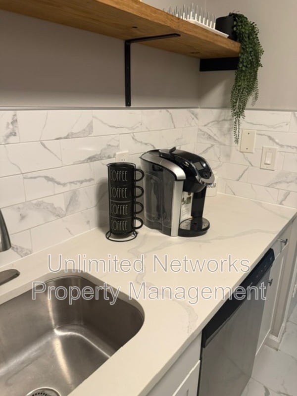 Building Photo - 151 Lawton St SW