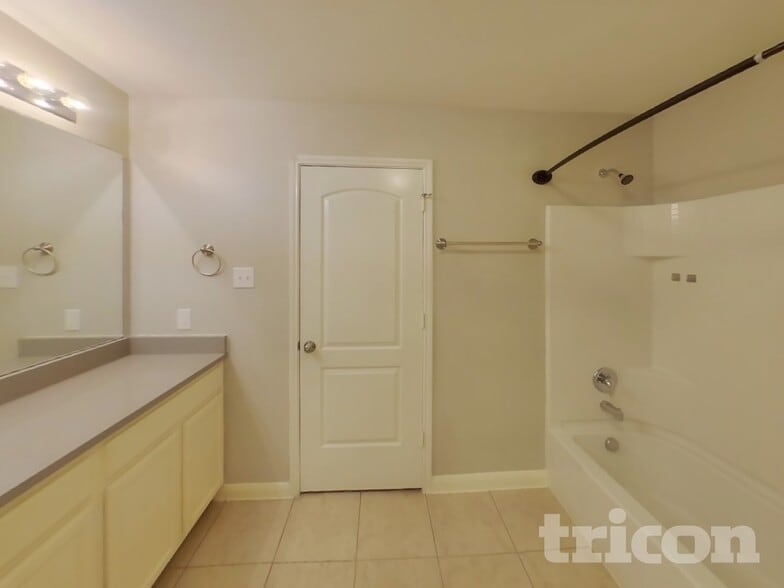 Building Photo - 4817 Cedar Springs Dr