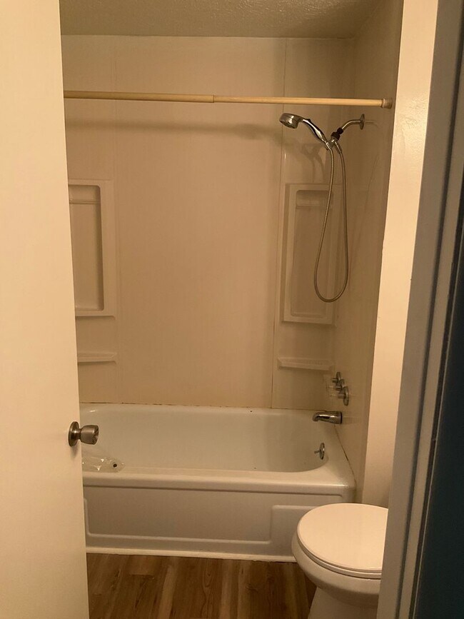Building Photo - 3 Bed 2 Bath- Cannonsburg PA