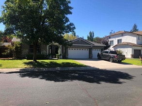 Building Photo - 5195 Equestrian Ct