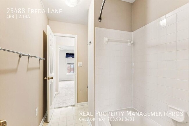 Building Photo - 25488 Freda Ln