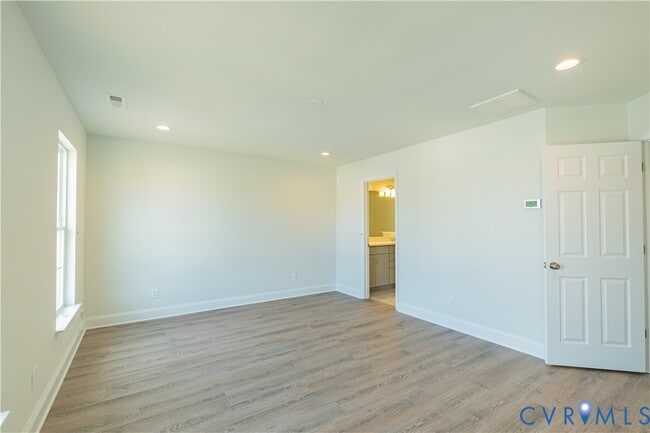 Building Photo - 15225 Dunton Ave