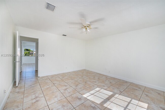 Building Photo - 1345 W 71st St