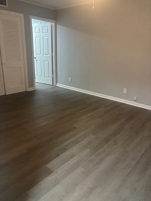 Building Photo - 664 Momote Dr W