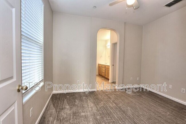 Building Photo - 506 Navigator Dr