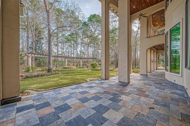 Building Photo - 3 Congressional Cir