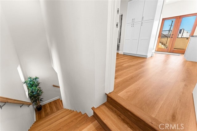 Building Photo - 2430 E 7th St