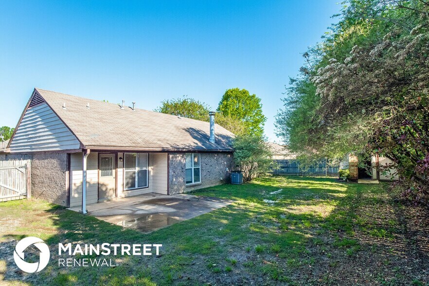 Building Photo - 7154 Brandee Dr