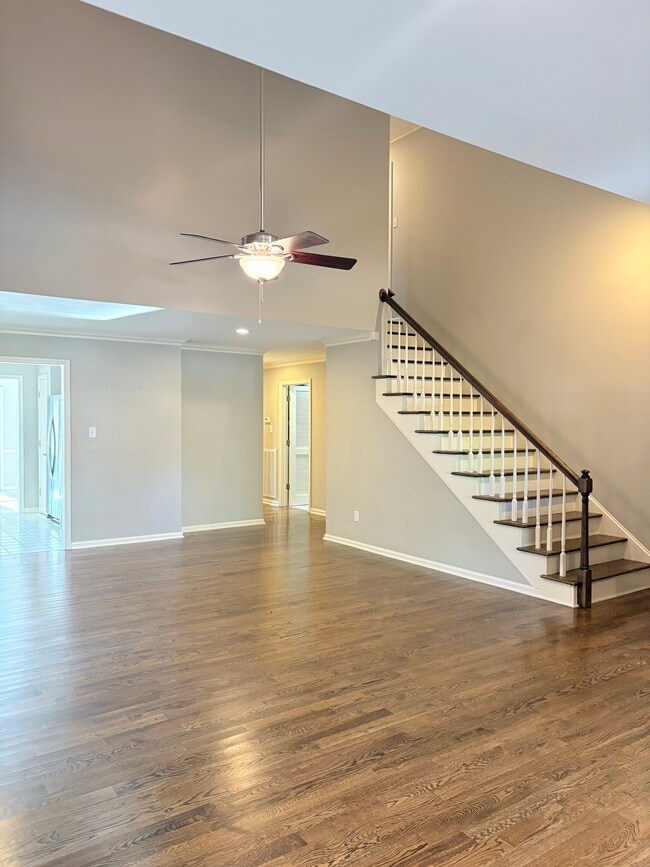 Building Photo - 747 Steeplechase Way