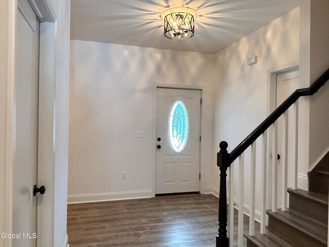 Building Photo - 587A Grooms Rd