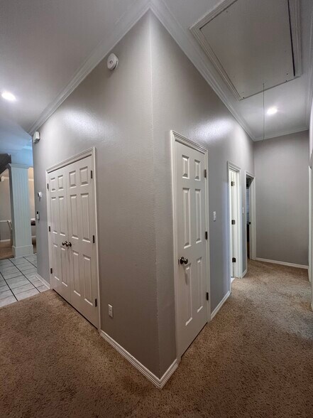 Building Photo - 7113 Holden Dr