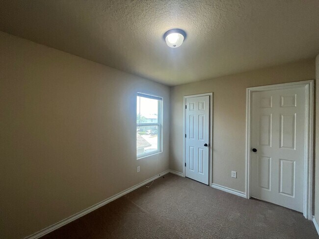 Building Photo - 16824 Dancing Ava