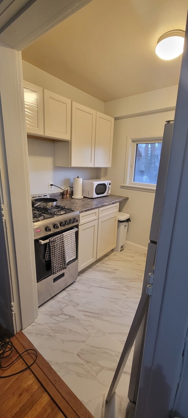 Building Photo - 540 Myrtle Ave