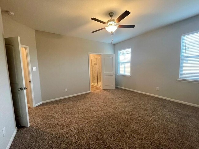 Building Photo - 228 Star Spangled Dr