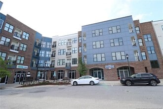 Building Photo - 2402 Gathering Sq Ct