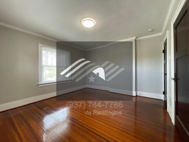 Building Photo - 2411 N Main St