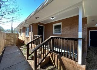 Building Photo - 1006 Lee Dr NW