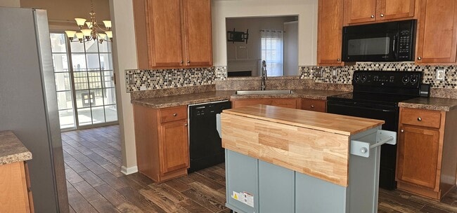 Building Photo - 1593 Langley Dr