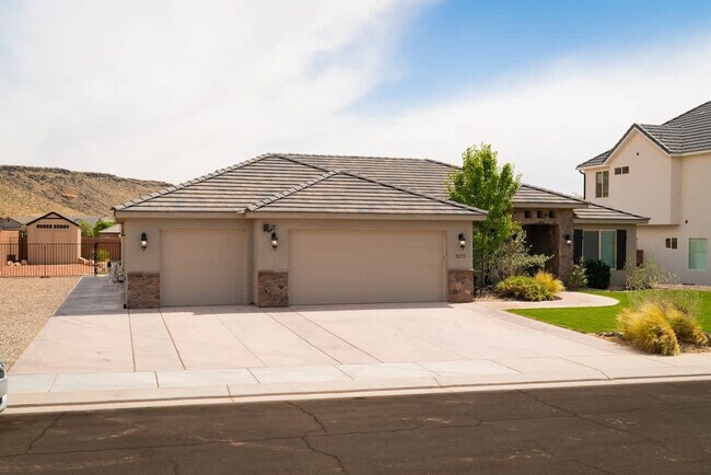 Building Photo - 3273 2530 S