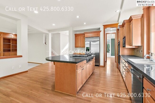 Building Photo - 2830 206th Terrace NE
