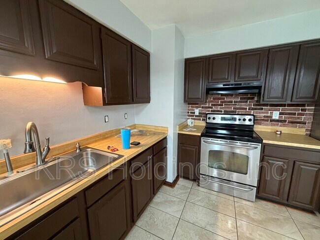 Building Photo - 4508 Regent Dr