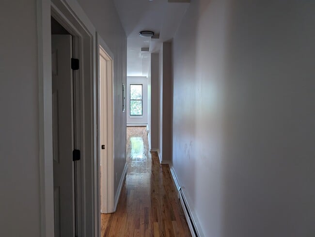 Building Photo - 68 Gardner Ave