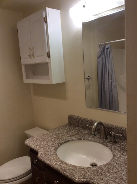 Building Photo - 4477 Meadowlark Ln