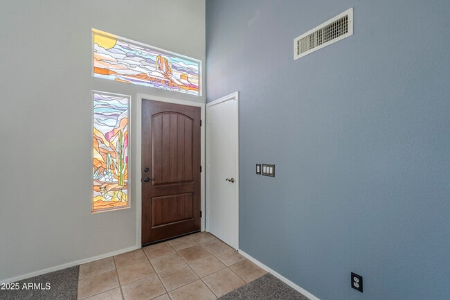 Building Photo - 2340 W Myrtle Dr