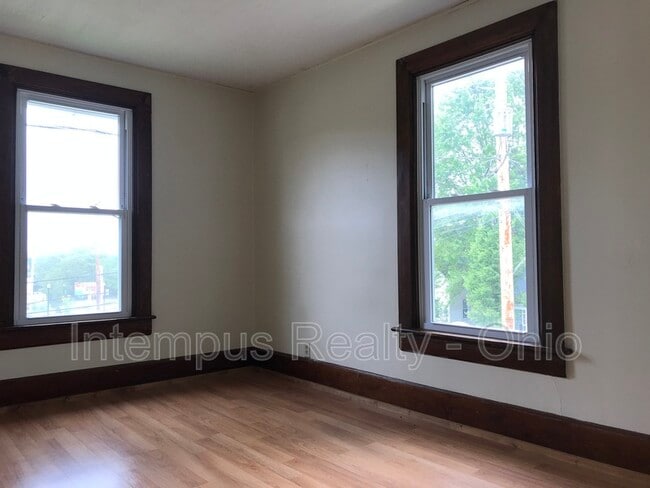 Building Photo - 236 E William St