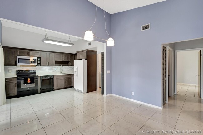 Building Photo - 4385 Willow Brook Cir