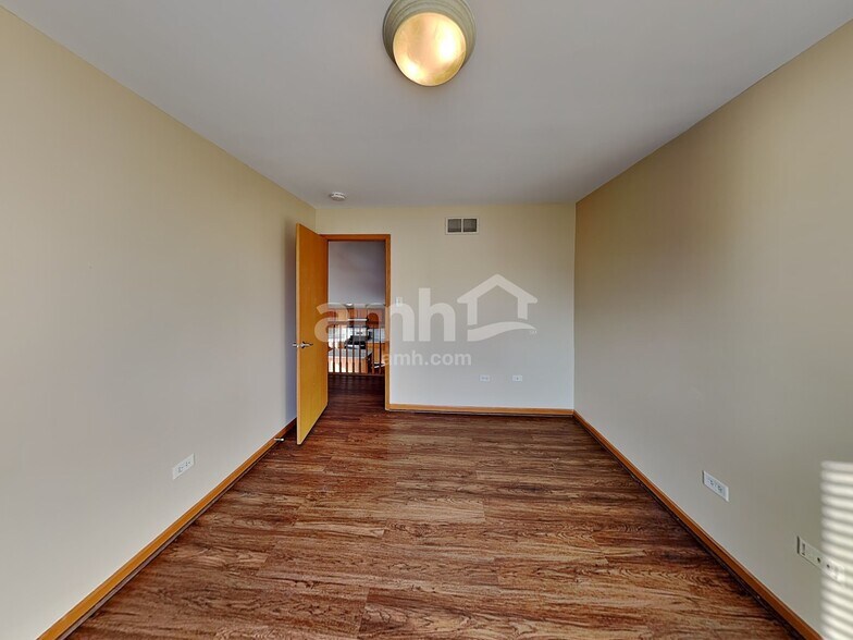 Building Photo - 2016 Gray Hawk Ct