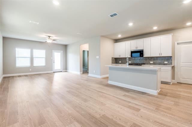 Building Photo - 602 Ezra Ln