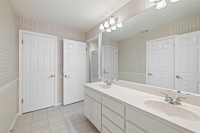 Building Photo - 10425 Canyon Vista Way