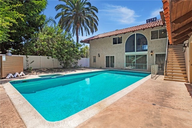 Building Photo - 1731 La Loma Dr