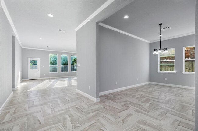 Building Photo - 17403 Harmony Hill Dr