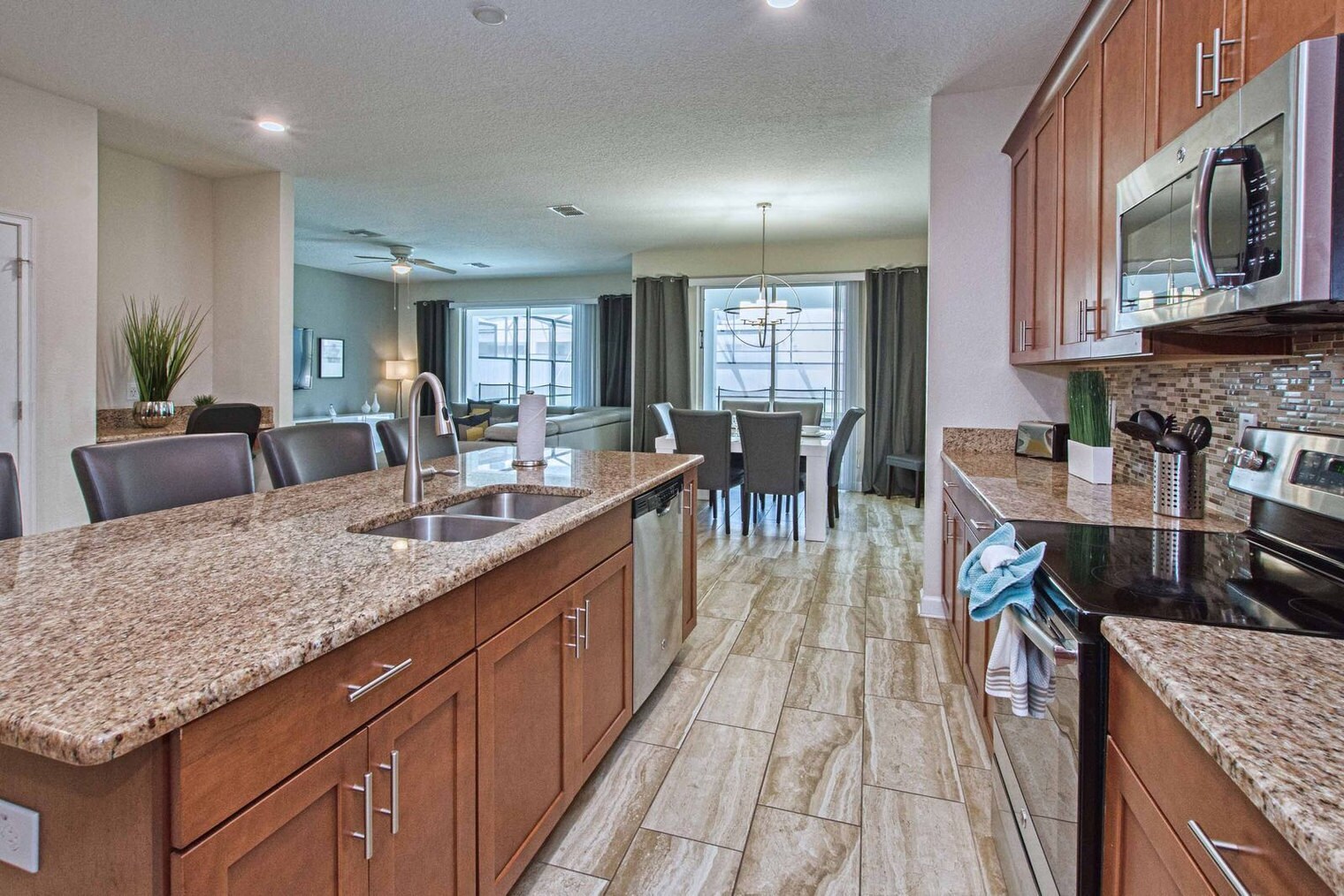 Building Photo - 4728 Sleepy Hollow Dr