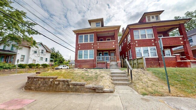 Building Photo - 978 Linwood Ave
