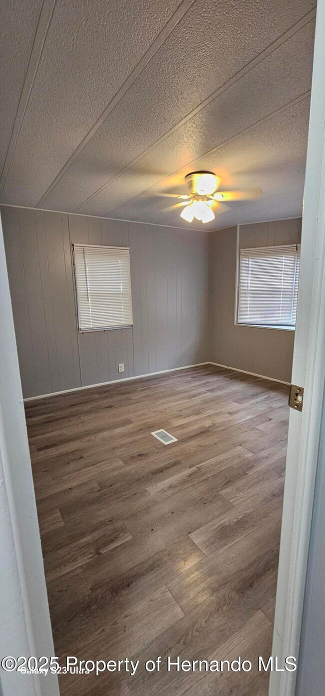 Building Photo - 15038 Brookridge Blvd