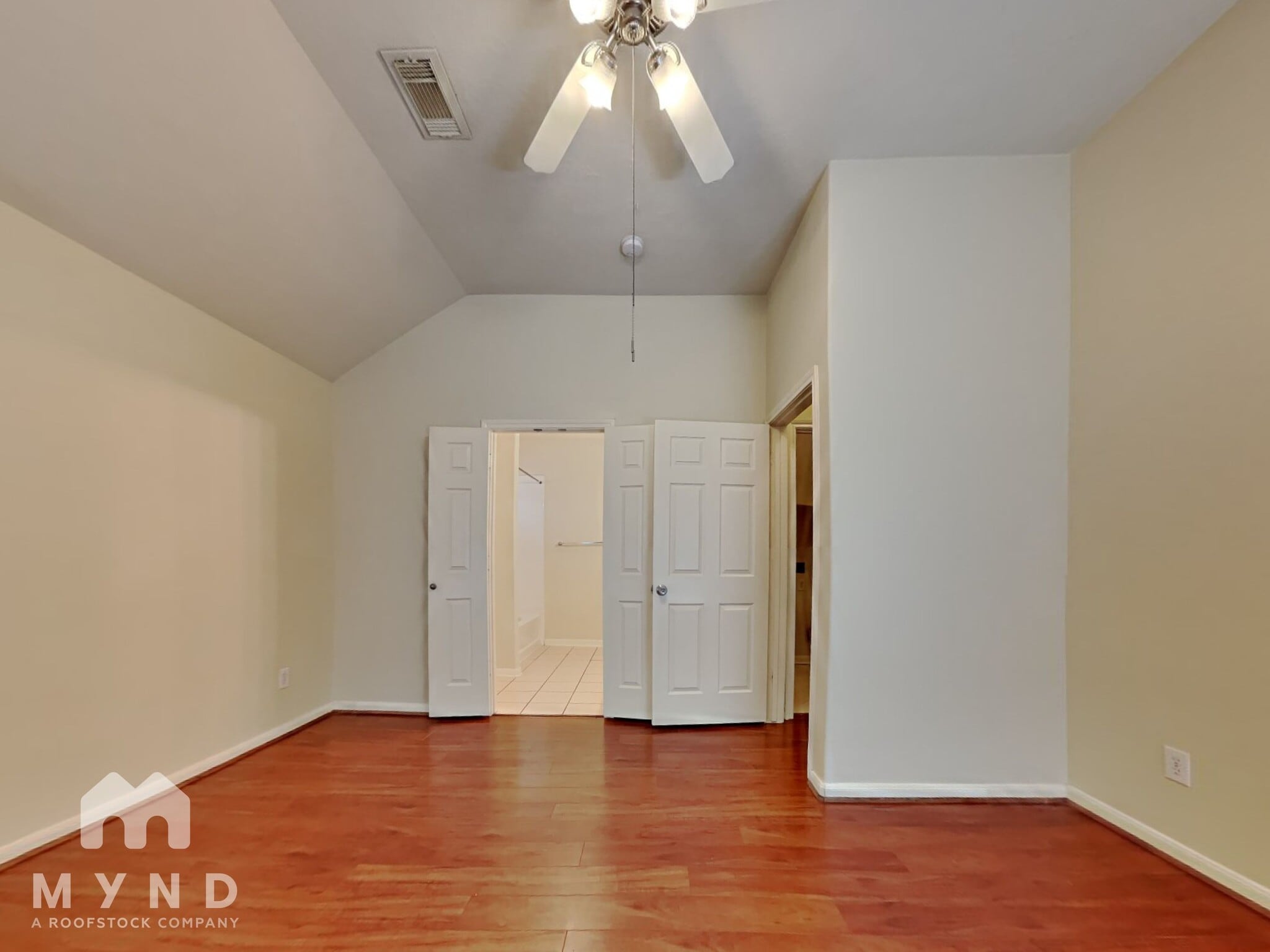 Building Photo - 807 Forest Star