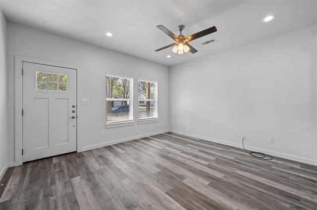 Building Photo - 517 E Heron St