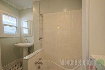 Building Photo - 246 Ashland Ave