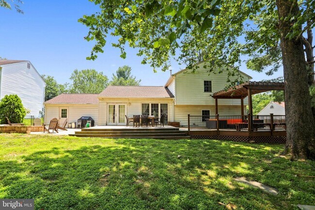 Building Photo - Renovated 6 bedroom/3.5 bath home in Winston Churchill school district.