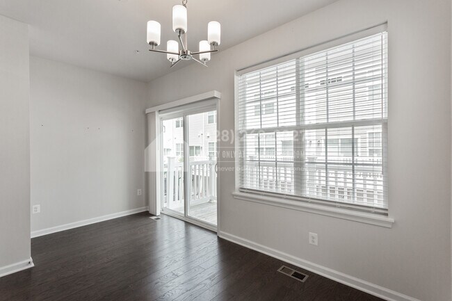 Building Photo - 7113 Rowlock Aly