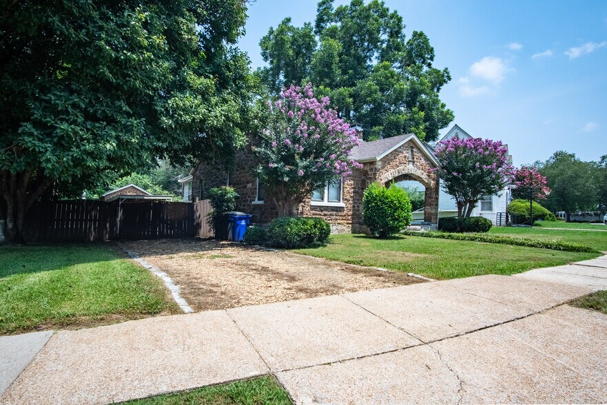 Building Photo - 410 Gilbert Ct