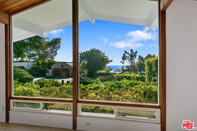 Building Photo - 31617 Broad Beach Rd