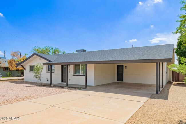 Building Photo - 1051 E Loyola Dr