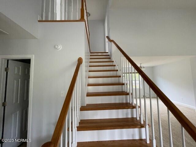 Building Photo - 115 Navy Blue Dr