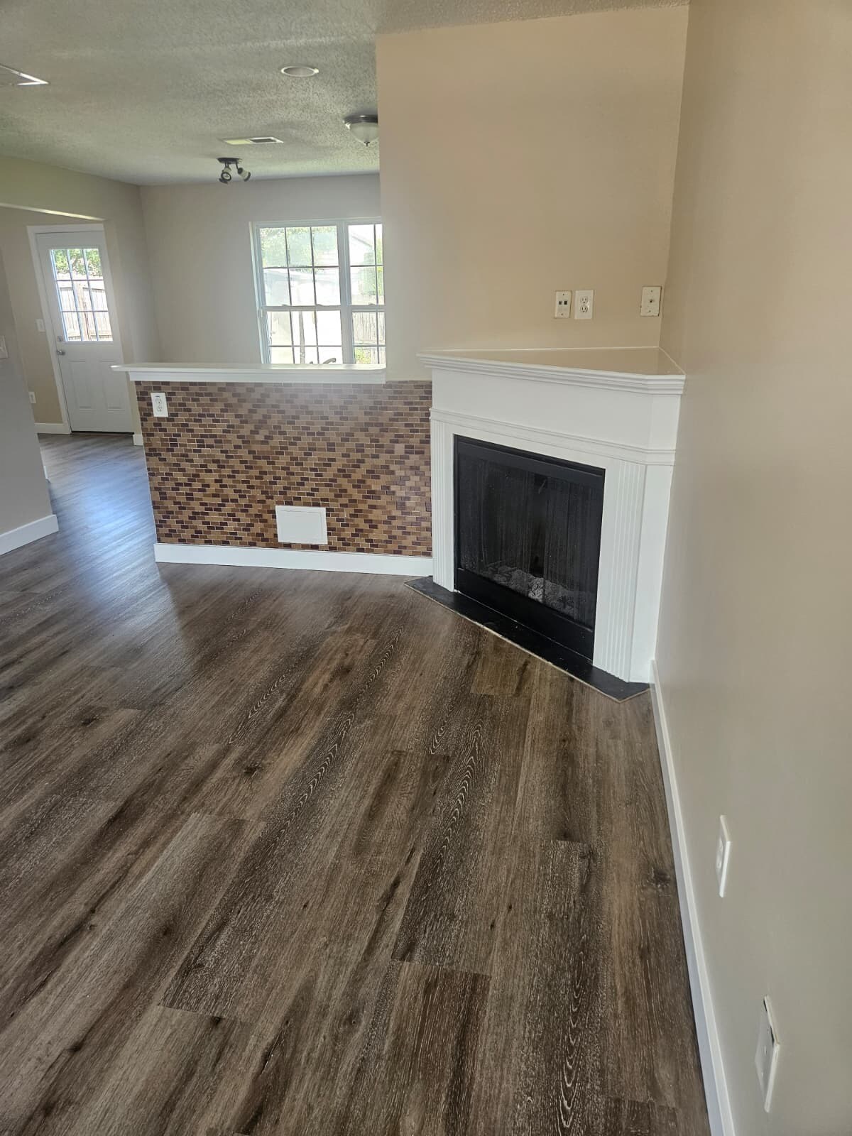 Building Photo - 500 Jaclyn Cir