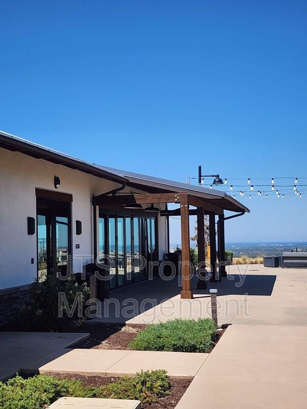 Building Photo - 3217 Sunny Gate Ln
